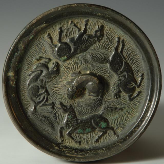 图25-1 国博藏明代五马镜（国博供图）