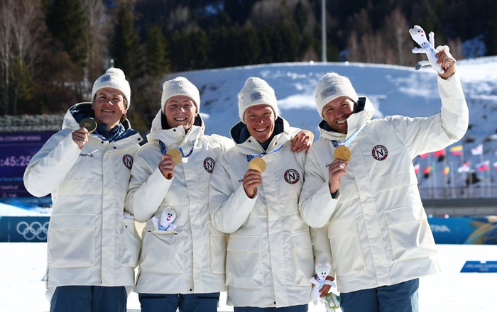在备战大赛期间，克莱博（左一）都会选择“闭关”（东方IC）