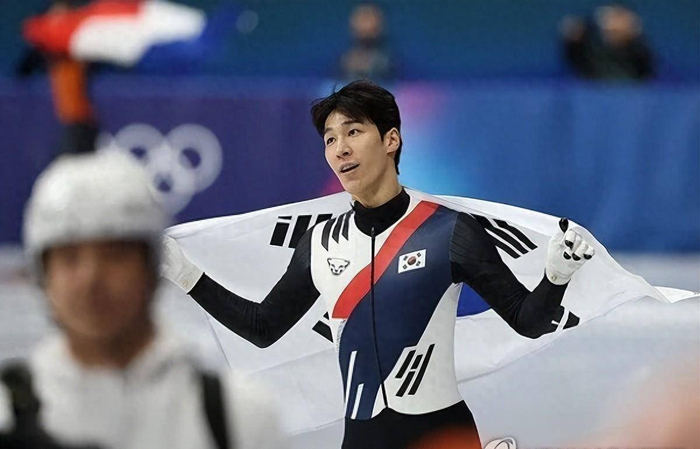 黄大宪夺银谢柳承敏!林孝埈离韩损失超7亿