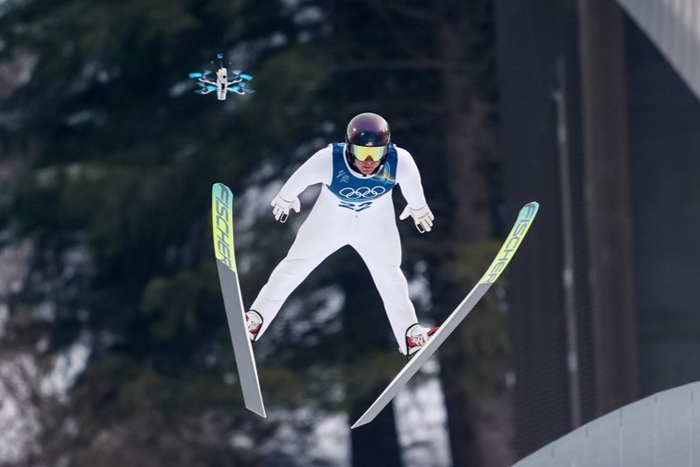 得益于国际雪联下调了各队的参赛人数上限，马拉辛斯基得以在北欧两项比赛中取得了更高的排名