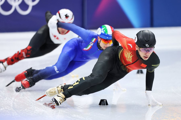 短道速滑5000米接力半决赛中，中国队最终以6分55秒278排名小组第三，被挡在决赛门外