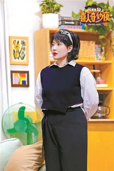 《喜人奇妙夜》热播“女喜人”莎全莎美走上C位——中国青年网|喜剧|剧本|孔令美|于莎莎|郭甲醛_新浪娱乐_新浪新闻