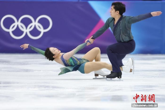   隋文静/韩聪在米兰冬奥会比赛中。中新社记者 蒋启明 摄