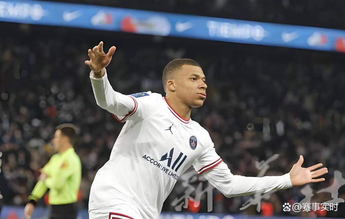 这场失利也暴露出巴黎圣日耳曼在本赛季客场作战中的疲软，尤其是面对联赛前六名的球队时，他们的表现远不如过去几个赛季稳定。这场失利是他们本赛季联赛中的第三场败仗，而前两个赛季他们整个赛季的总失利场次也仅为两场。对于渴望实现五连冠的巴黎圣日耳曼来说，这样的下滑无疑敲响了警钟。法甲冠军的争夺，悬念丛生。