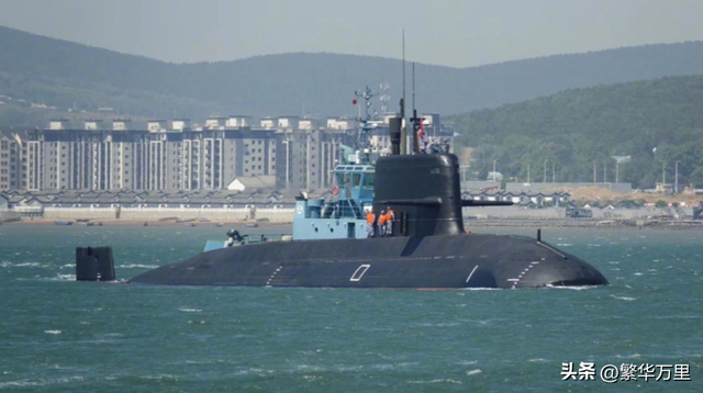 武德充沛，039B型潜艇，潜射鹰击19和鹰击18C，有多强悍？_新浪新闻