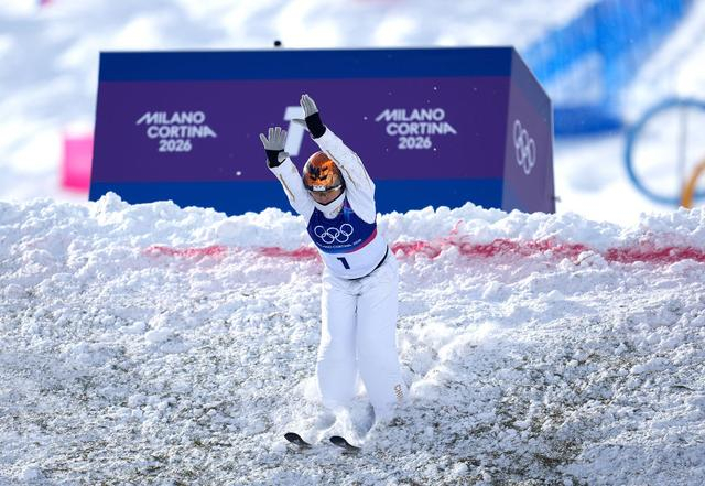 2月18日，徐梦桃在比赛中。新华社记者 胡超 摄