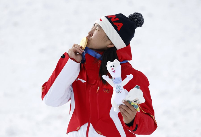 徐梦桃成为首位在奥运会自由式滑雪空中技巧项目中实现卫冕的女选手