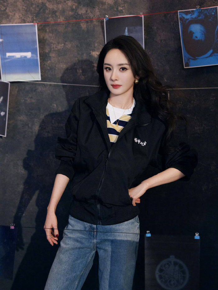 杨幂这个开车镜头能火，是颜值、演技、角色、车型和导演功力的一次完美结合。它既满足了大家对美的追求，也展现了演员的魅力，还带火了国产车，更让大家对这部电影充满了期待。难怪有人说，这波热搜，赢麻了。