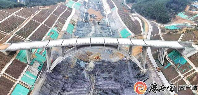 位于马道枢纽的动物通道桥。平陆运河集团供图