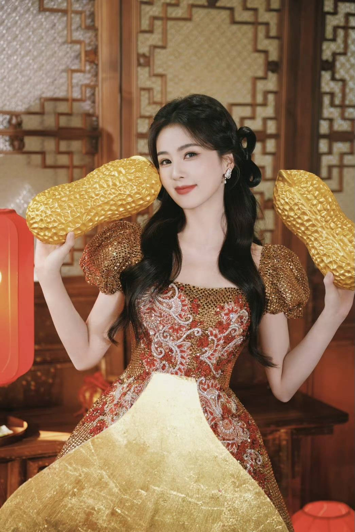 此次白鹿携《临江仙》剧组赴韩团建，不仅是一次简单的休假旅行，更是剧组演员之间增进感情、凝聚团队力量的好机会，在忙碌的工作之余，大家能够一起放松身心，享受异国风情，相信回来后会以更好的状态投入到后续的工作中，粉丝们也纷纷期待白鹿在韩国能更新更多旅行日常。