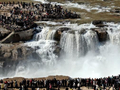 冰消河开，黄河壶口瀑布春节假期迎来旅游高峰