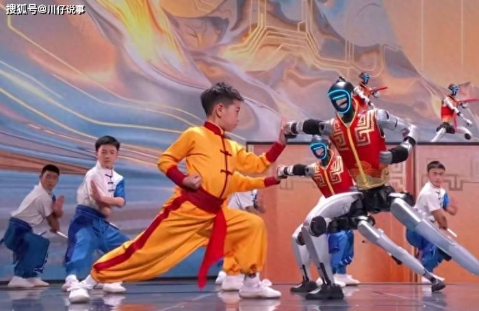春晚机器人中国功夫夯爆了!除夕夜的“武BOT”为何让老武师拍腿叫好?|宇树机器人|宇树科技|央视春晚|弧度|少年_新浪娱乐_新浪新闻