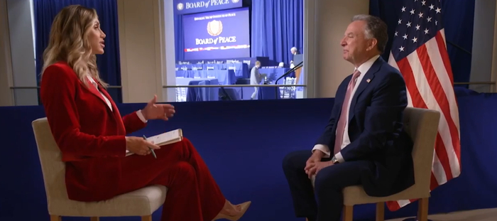 威特科夫（右）接受采访 视频截图