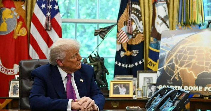 口风大变，特朗普开始破罐破摔！一小时内，张嘴就把全球都得罪