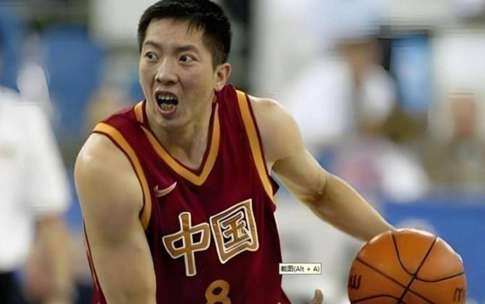 哎，刷完热搜继续刷吧。希望下一个十年，这些名字后面能多加几场硬仗的注脚。兄弟们，加油啊。