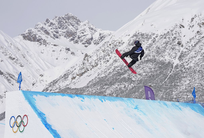 苏翊鸣在米兰坡障决赛夺金。图：视觉中国