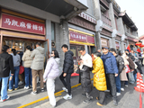 炸酱面吃了12万碗、吃小龙虾等4小时，春节北京餐饮热度超预期