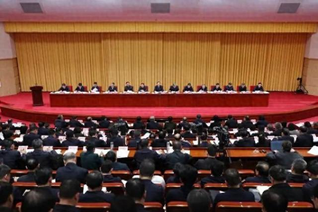 2月24日，湖北全省加快建成中部地区崛起的重要战略支点推进大会举行。图片来源：湖北日报微信公众号