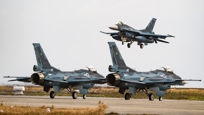 日本航空自卫队F-2战机 IC Photo