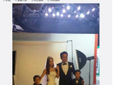 马景涛吴佳尼拍婚纱照拥吻 两儿子帅气相伴