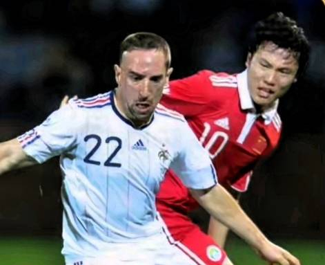 当然，以现如今国足的整体水平来说，想要战胜或战平西班牙队，基本上可能性较低，更多需要考虑的还是在比赛中尽量发挥出自身的特点，并通过有效的防守组织，尽量保障球队少失球。