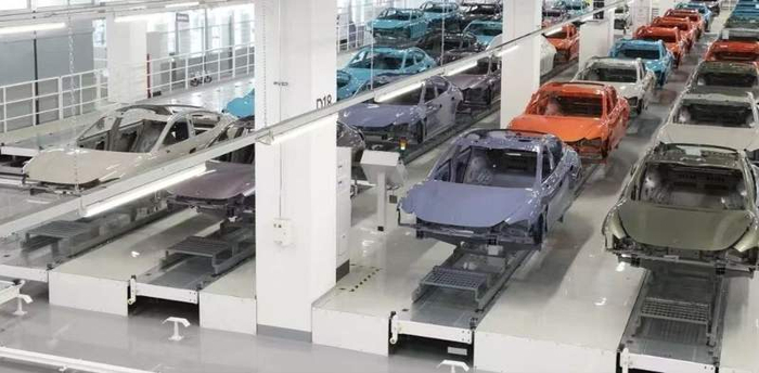 小米SU7多色车漆。受访者供图