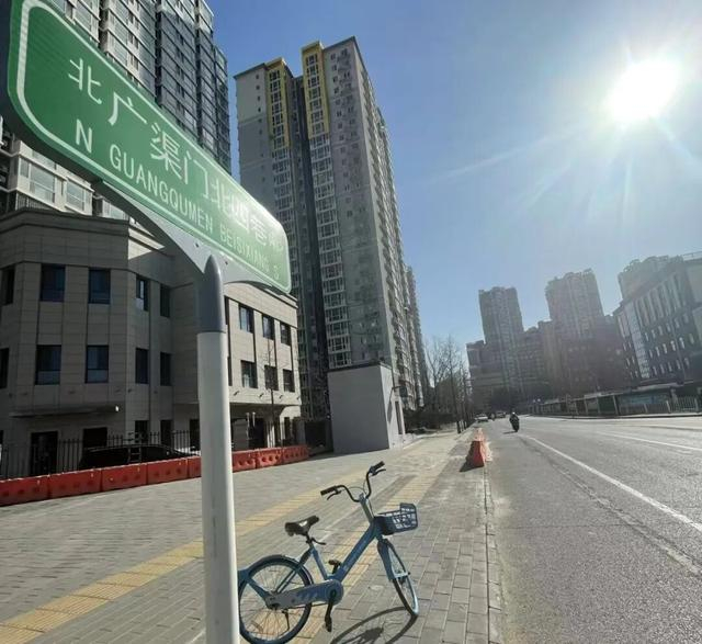 北四巷路标/记者摄
