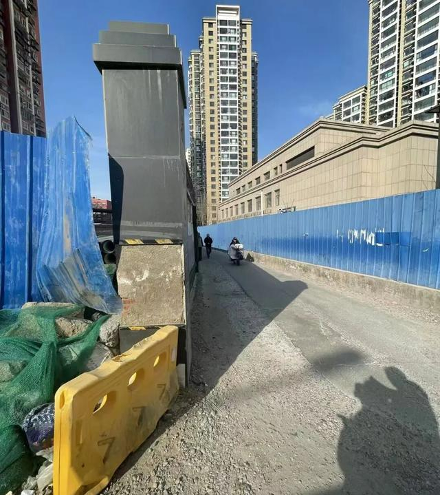 北四巷路面状况/记者摄