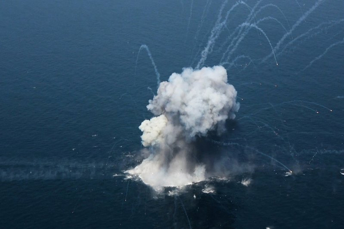 　2026年2月17日，伊朗伊斯兰革命卫队海军军演的主要阶段在霍尔木兹海峡展开。 IC Photo