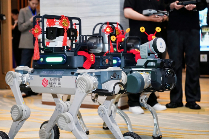 注：杰创智能AI机器狗/李剑锋 摄