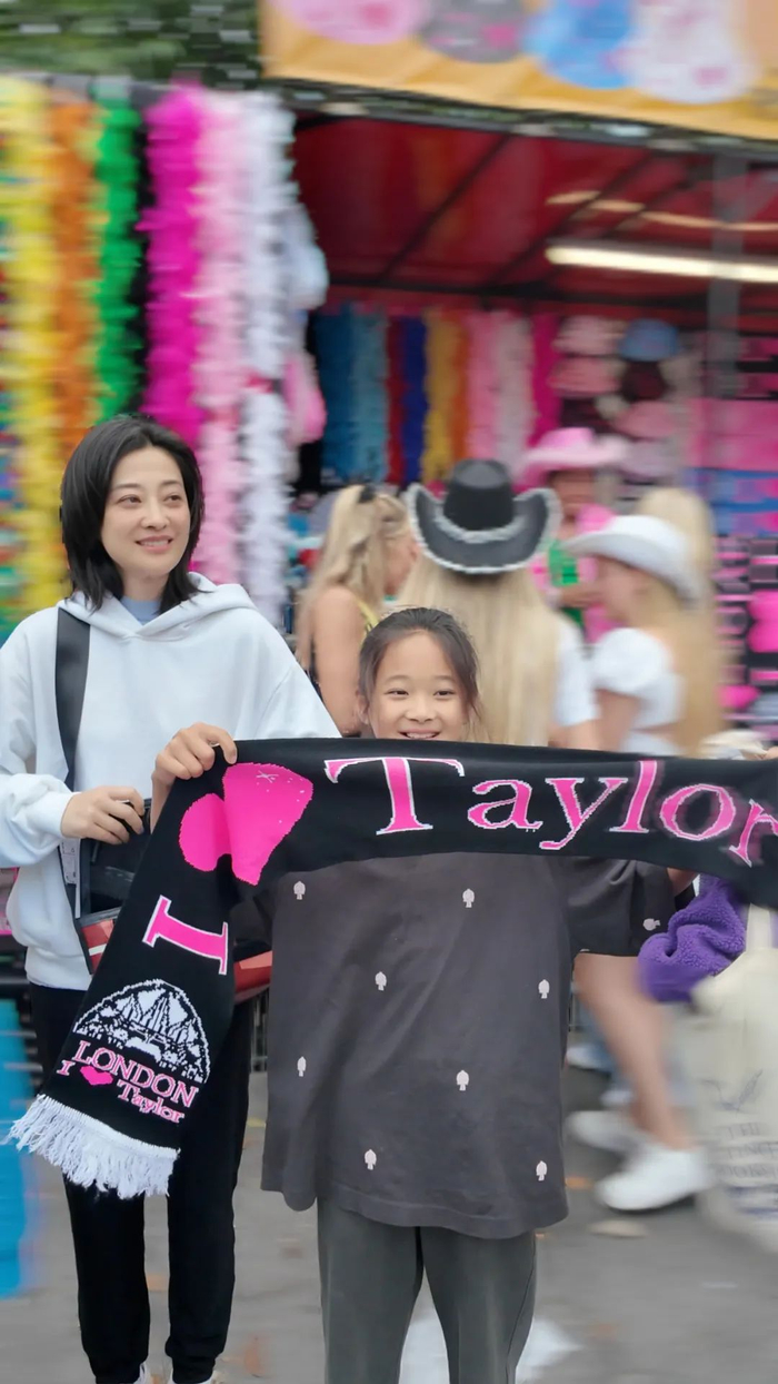 梅婷和快快去听演唱会。（图/由被访者提供） 