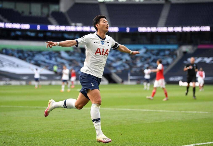 因此，孙兴慜已经超越了中田英寿，成为了亚洲足球的新旗帜。他不仅是韩国足球的代表，也是亚洲足球走向世界舞台的重要推手。随着孙兴慜职业生涯的继续，他的历史地位和影响力只会越来越大，而中田英寿则永远是日本足球的历史性人物。