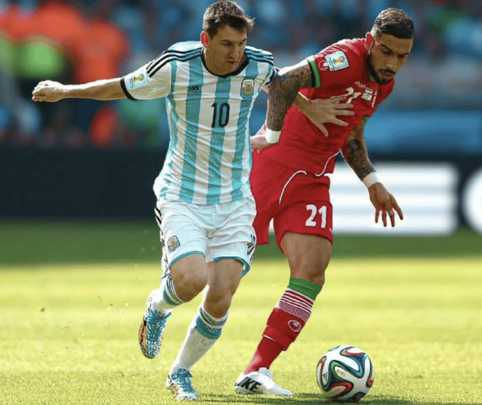 而一旦伊朗队真的退出世界杯，按照国际足联的相关规则，伊拉克（参加附加赛的队伍）或者阿联酋（该赛区排名最高但未晋级的球队）有可能获得递补直通的资格。国足排名亚洲第14，几乎不可能被递补进世界杯。