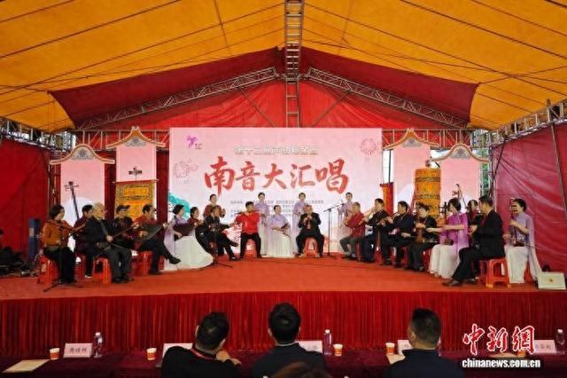 2月28日，第十二届声动翔金暨南音大汇唱在厦门市翔安区金海街道欧厝社区举办。 欧厝社区 供图
