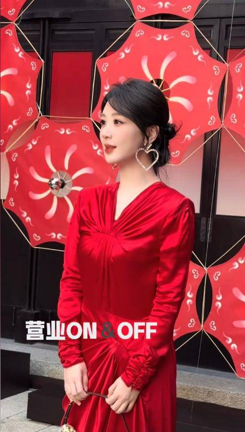  对于演员来说，外貌状态的波动是很正常的，没必要过于苛责。杨紫的核心竞争力从来都不是造型，而是她出色的演技。我们依然期待她用更加精彩的作品来说话，将观众的注意力再次拉回到角色本身。毕竟，真正优秀的演员，永远是凭借实力站稳脚跟，而不是一时的造型得失。