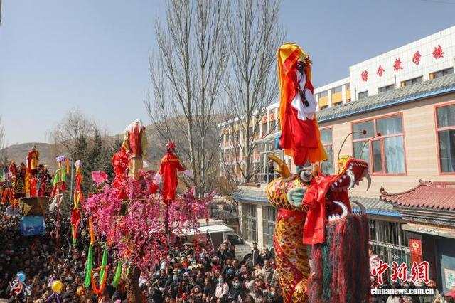 图为高台《魁星点元》表演现场。中新社记者 马铭言 摄 