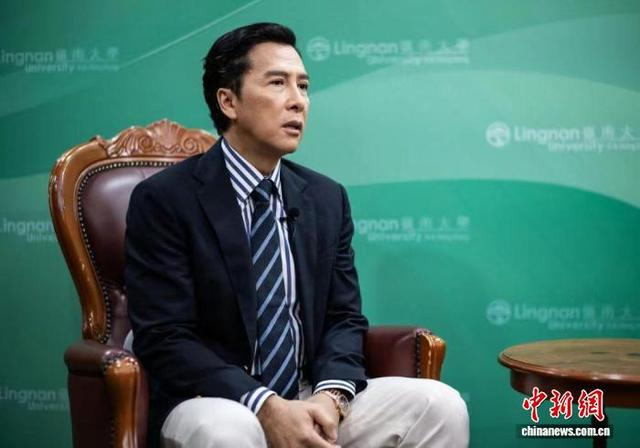 近日，香港演员甄子丹接受中国新闻网“港澳会客厅”专访。中新社记者 侯宇 摄