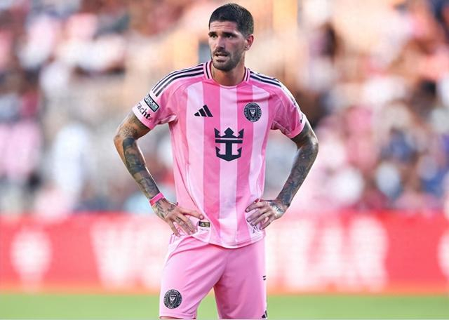 2场2次业余失误！31岁“梅西保镖”再送礼：对手破门疯狂