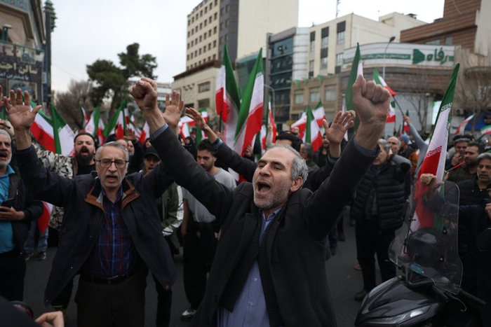 2月28日，伊朗民众在德黑兰抗议美以袭击行动。 IC Photo