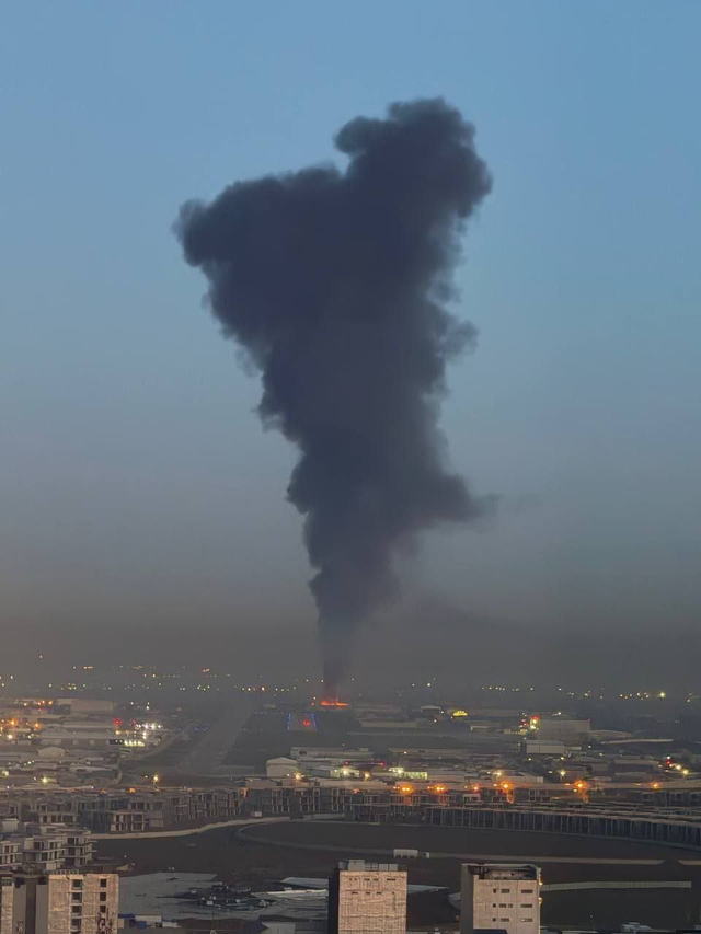 △3月1日，伊拉克埃尔比勒空军基地上空出现大片黑烟