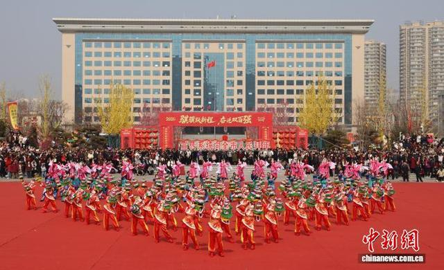 3月2日，农历正月十四，山西省孝义市“骐骥跃新春 奋进双百强”元宵节民俗文化展演热闹启幕。蒋建林 摄