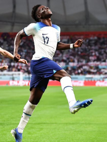 世界杯首秀梅开二度