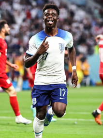 世界杯首秀梅开二度