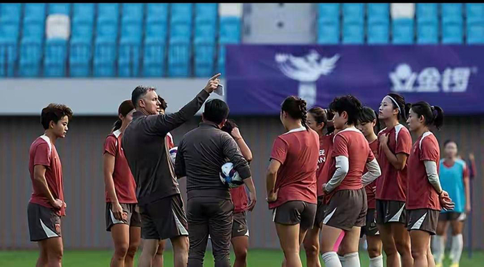 总体而言，这两场针对越南女足的较量，既检验了前期训练成效，也为中国女足冲击亚洲杯冠军奠定了坚实基础。她们用胜利展示了自己的强大实力和坚定决心，正以昂扬斗志和饱满状态，向更高荣誉发起冲击。我们有理由相信，这支充满活力和韧性的中国女足必将在亚洲杯上带来更多惊喜与感动，赢得属于她们的辉煌篇章。