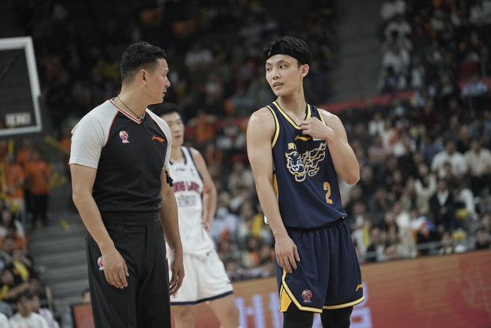 徐杰入选第六轮最佳阵容。