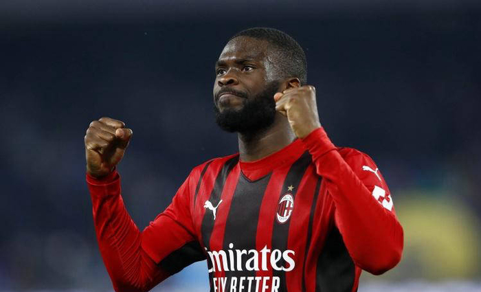 综上所述，意甲两大传统劲旅正经历不同程度的人员困境，尤其国米连番伤病爆发让球队竞争力大受影响，而米兰则面临执教层面的挑战。未来几周内，这些风波如何演变值得广大球迷密切关注。