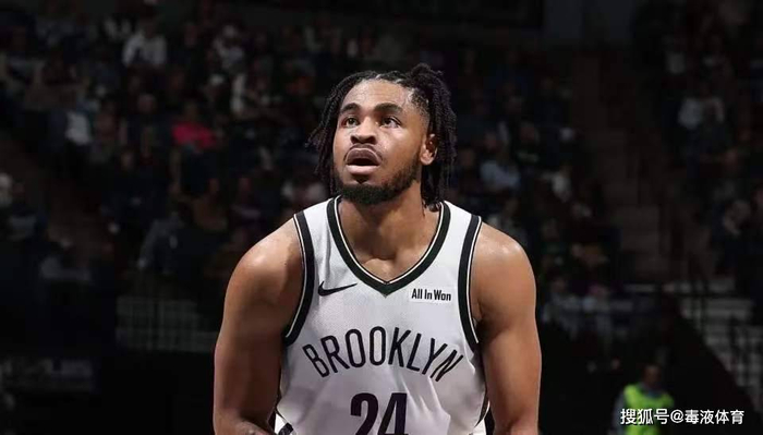 有业内人士分析过他的问题，防守太弱，进攻不稳定，容易上头。这种风格，在弱队刷分可以，但在雄鹿这种想冲成绩的球队，根本没有容错空间给他。其实，托马斯的问题不在于能力，而在于判断，他没有看清自己在联盟里的真实定位，也没想到伤病和球队重建会同时找上门。一步走错，步步被动。当然，他才24岁，未来还有机会，去不了NBA，欧洲联赛或者CBA依然是他的退路。