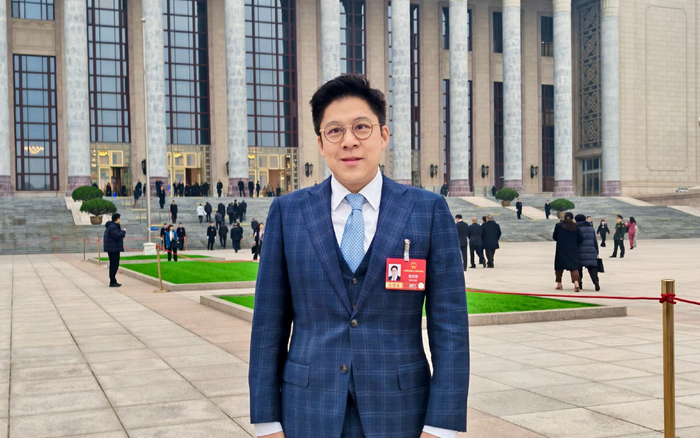 全国人大代表霍启刚。受访者供图