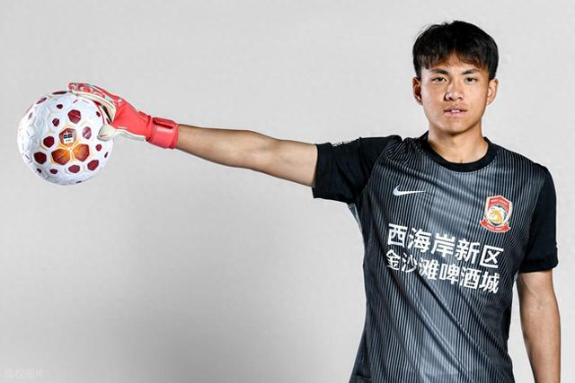 青岛西海岸也是豪门!国足门将李昊回应为何不去豪门,获赞情商高|青岛市|U23亚洲杯|马德里竞技|诺伊尔|马竞_新浪体育_新浪新闻