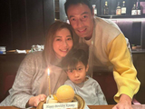 张达伦携妻儿为好友庆生 前女友黎芷珊到场一同吃饭合影感情好